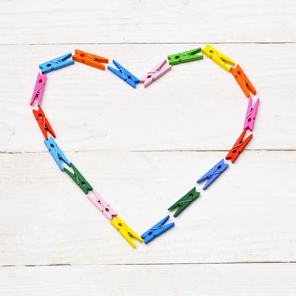 Valentine heart made from clothespins — Stock Photo, Image