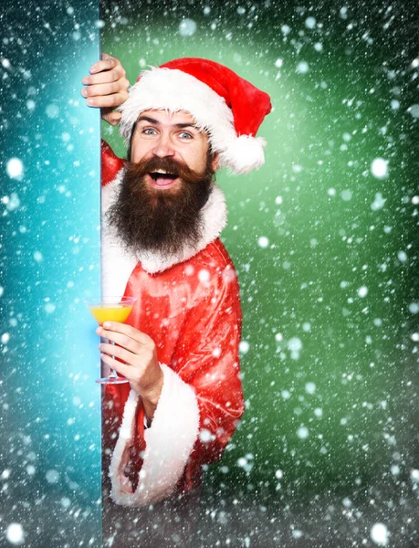 Χαμογελαστός γενειοφόρος Άγιος Βασίλης άνθρωπος — Φωτογραφία Αρχείου