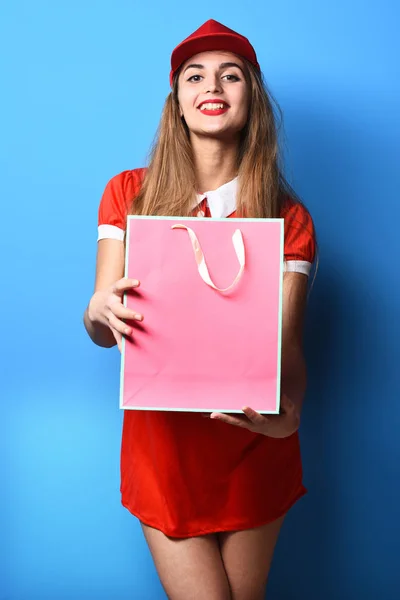 Sorridente ragazza colorata con tappo — Foto Stock