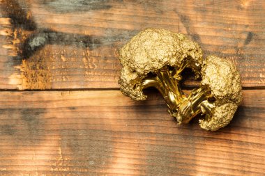 Altın karnabahar veya brokoli