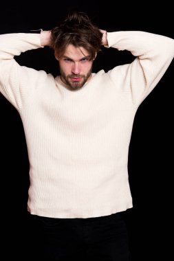 Kazaklı yakışıklı sakallı adam.