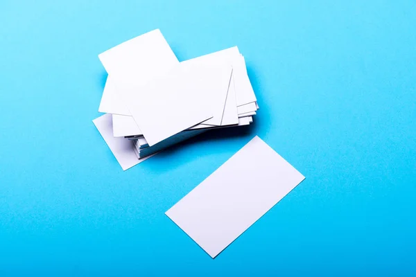 Papelería para oficina: resma de papel, tarjetas de visita — Foto de Stock