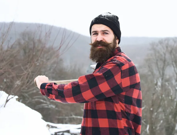 Yakışıklı ya da oduncu.