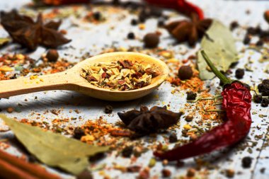 çeşitli aromatik baharat seti