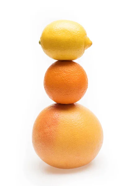 Laranja, limão e frutos de toranja isolados em branco — Fotografia de Stock