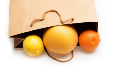 limon, greyfurt ve portakal meyve kağıt pakette