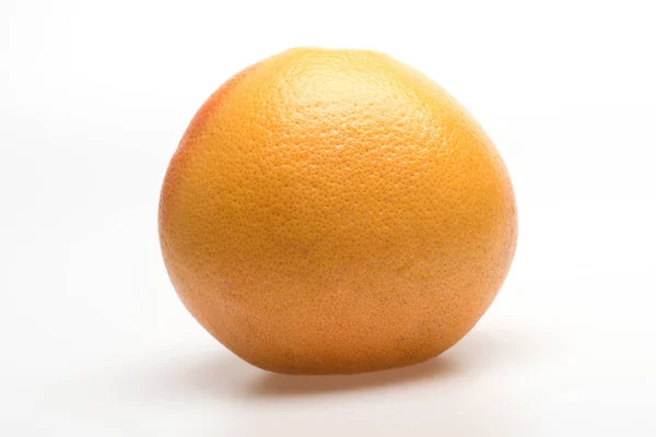 Orange oder Grapefruit isoliert auf Weiß — Stockfoto