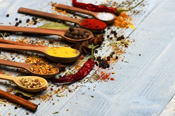 Çeşitli aromatik baharat seti — Stok fotoğraf