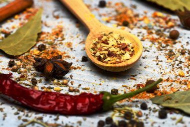 çeşitli aromatik baharat seti