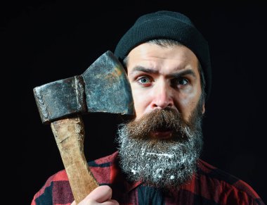 Baltalı korkak adam.