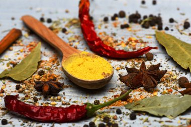 çeşitli aromatik baharat seti