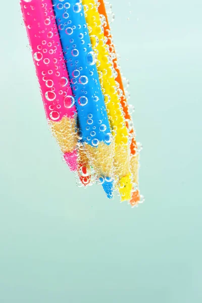 Köpüklü su renkli kalemler — Stok fotoğraf