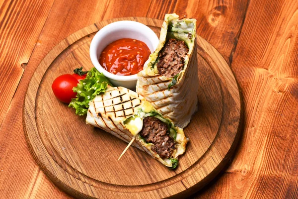 Pita with meat — Stock Photo, Image