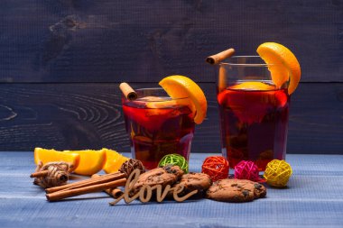 çay veya tarçın, portakal, süper mulled şarap