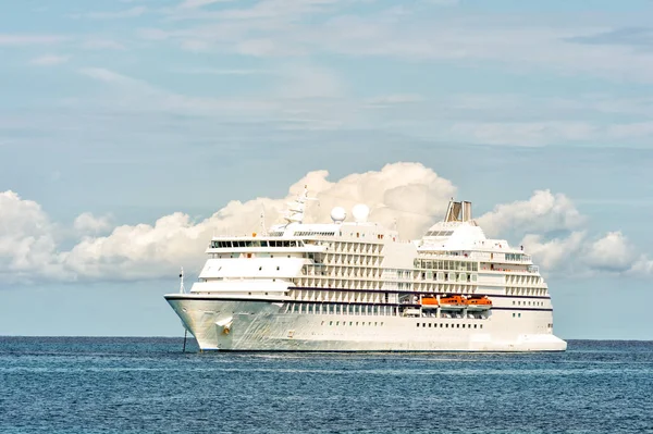 Big luxury cruise ship or liner — Stock Photo, Image