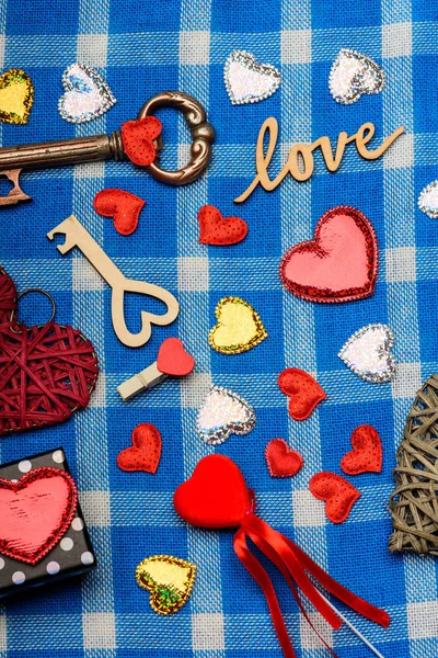 Valentinstag mit kleinen Dekorationen — Stockfoto