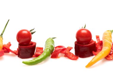renkli sebze, cherry domates, kırmızı biber, biber biber izole üzerinde beyaz