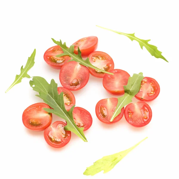 Verse groente, cherry tomaat en groene rucola geïsoleerd op wit — Stockfoto