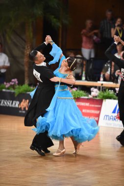 Alman Açık Şampiyonası 'nda Grand Slam Standart sırasında dans eden kimliği belirsiz bir çift.