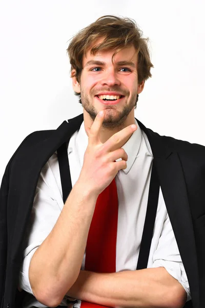 Biały stylowy uśmiechnięty szczęśliwy mężczyzna w garniturze — Zdjęcie stockowe