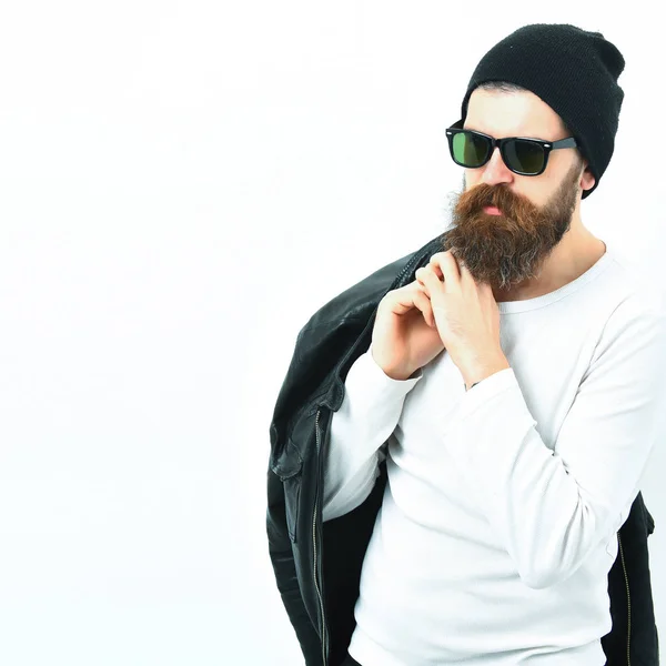 Barbă brutal caucazian hipster holding sticla — Fotografie, imagine de stoc