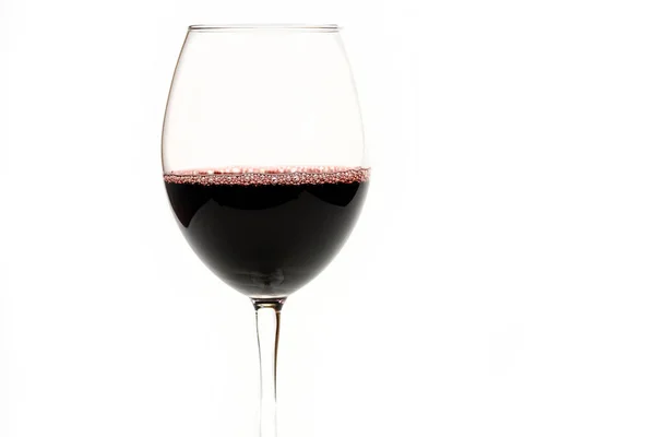Vaso de vino tinto aislado sobre fondo blanco — Foto de Stock