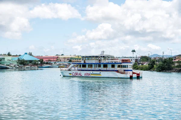 Gezi teknesi, kalemizi, St John, Antigua, turistik araç — Stok fotoğraf