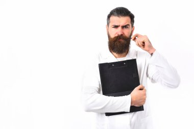 Kaba sakallı Kafkas doktor ya da lisansüstü öğrencisi