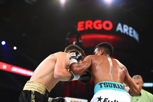 Un boxeur non identifié dans le ring pendant la lutte pour le classement des points — Photo