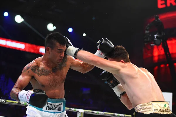 Boxeadores no identificados en el ring durante la lucha por los puntos de ranking —  Fotos de Stock