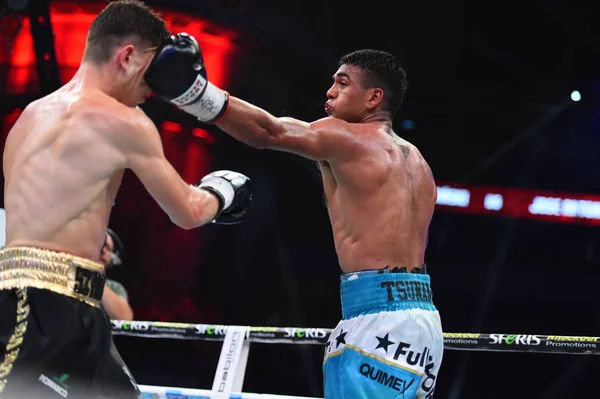 Boxeadores no identificados en el ring durante la lucha por los puntos de ranking —  Fotos de Stock