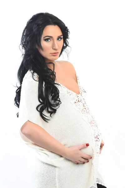 Nagyon aranyos terhes nő presebt doboz hasát simogatta — Stock Fotó