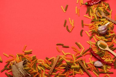 renkli düdük makarna