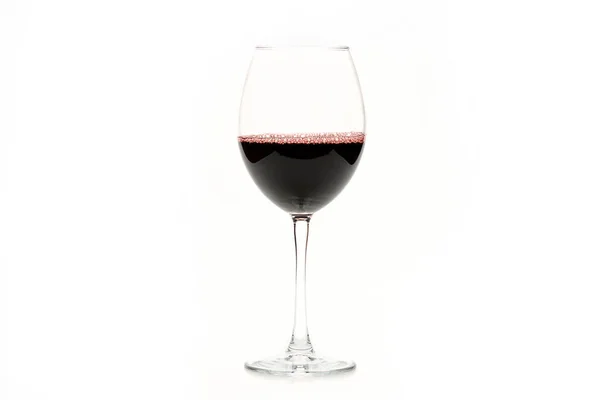 Vaso de vino tinto aislado sobre fondo blanco — Foto de Stock