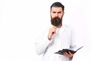 Kaba sakallı Kafkas doktor ya da lisansüstü öğrencisi