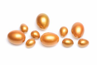 Altın rengine boyanmış geleneksel yumurtalar