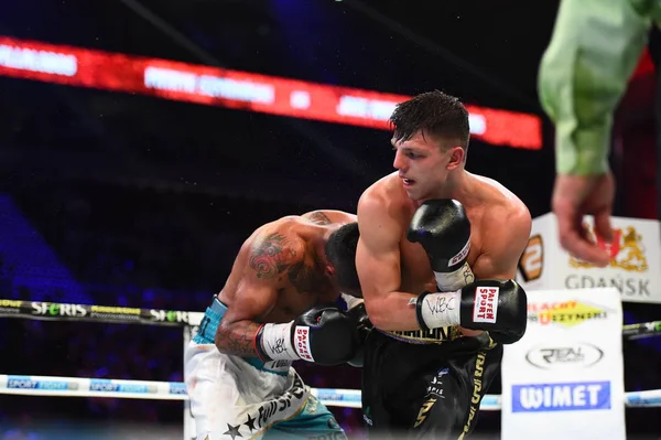 Boxeadores no identificados en el ring durante la lucha por los puntos de ranking — Foto de Stock