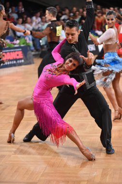 Latin çift dans poz dans