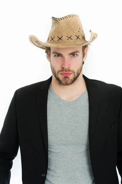 Üzletember vagy fiatal ember cowboy kalapban és fekete dzsekit visel — Stock Fotó