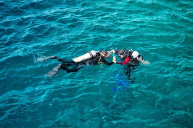 Sualtı, denizde Yüzme wetsuits dalgıç dalış