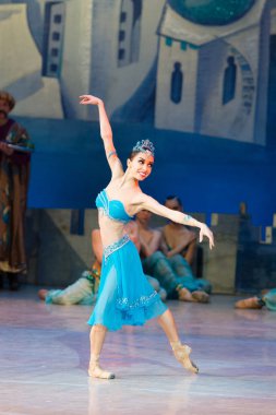 Bale dansçısı Katerina Kukhar sırasında Corsar bale