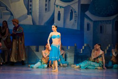 Bale dansçısı Katerina Kukhar sırasında Corsar bale