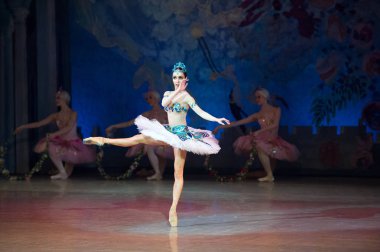 Bale dansçısı Katerina Kukhar sırasında Corsar bale