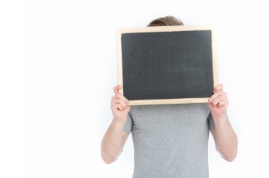 adam ya da iş adamı elinde boş yazı tahtası