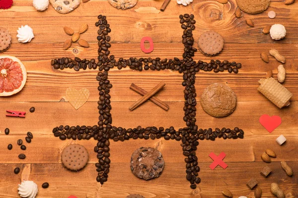 Permainan Tictactoe dengan makanan dan rempah-rempah — Stok Foto