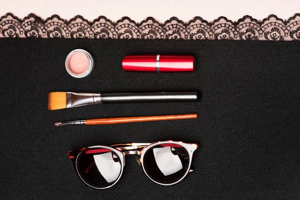 Sunglasses and makeup accessories