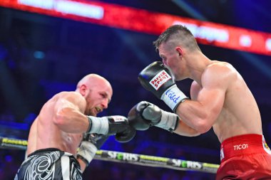 Kimliği belirsiz bir boksörler sıralaması için kavga sırasında halka