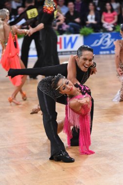 Latin çift dans poz dans