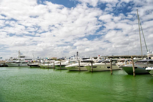 Marina w Miami Beach, Florida, Stany Zjednoczone Ameryki — Zdjęcie stockowe