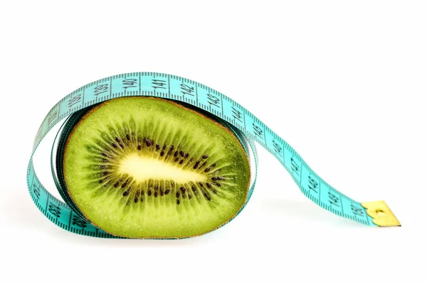 Kiwi fruit gewikkeld met lichtblauw meetlint — Stockfoto